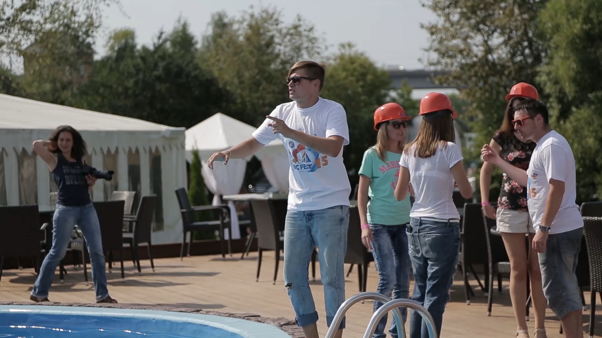 VIS_backstage_lipdub.mp4_snapshot_03.13_[2018.10.10_23.34.33].jp