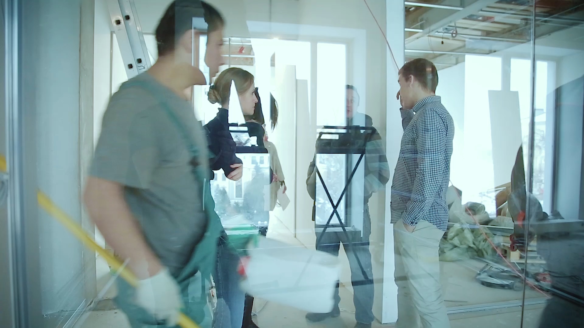 OfficeTimes_IleDeBeaute.mp4_snapshot_00.32_[2018.10.13_00.18.34]