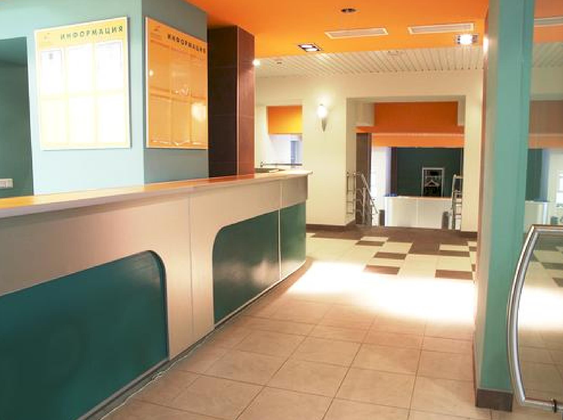 ресепшн клиника Скандинавия 2.jpg