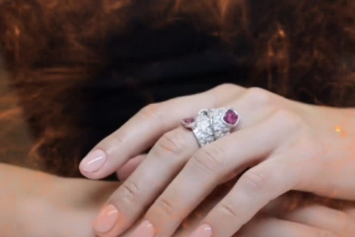 Реклама для маникюрного салона