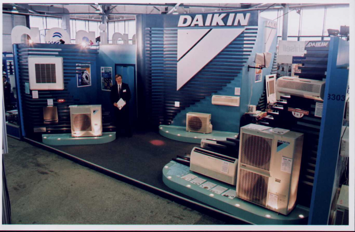 Дизайн выставочного стенда .С.-Петербург    Бренд Daikin.2001 г.