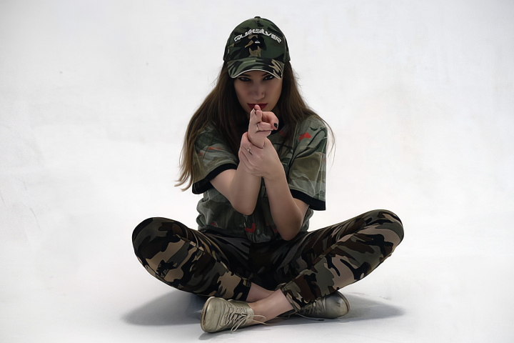 Военизированная девушка