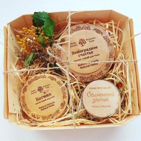 Дизайн упаковки скраба и маски для "Herbs Factory"