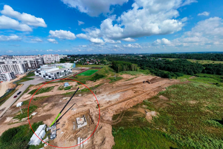 Удаление строительных кранов с фотографии