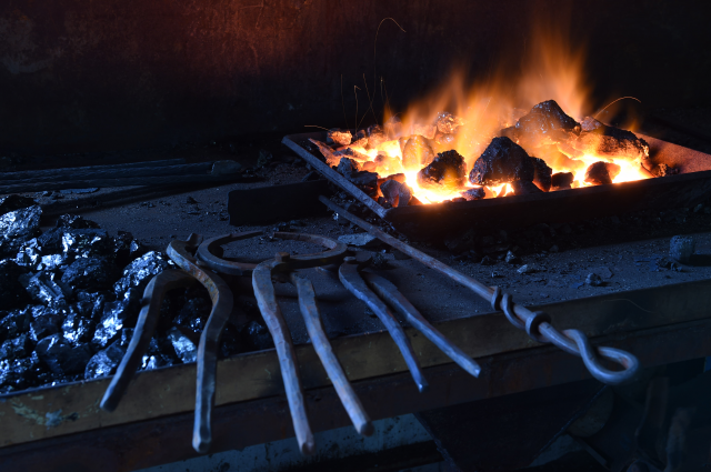 КУЗНЯ (видеофон для сайта)