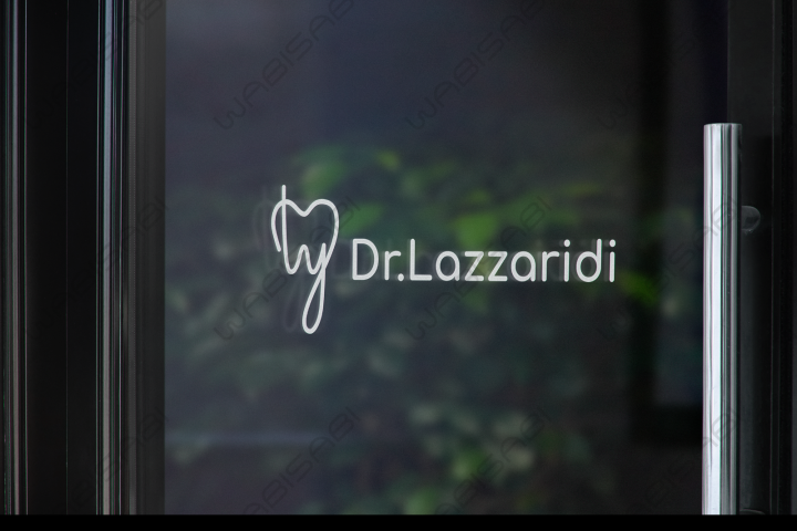 Yuriy Lazaridi - логотип для стоматологии