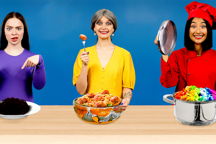 Обложка Me vs Grandma Cooking Challenge