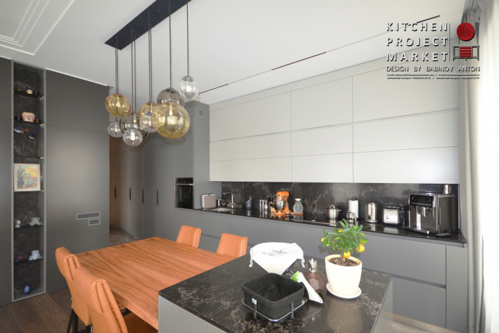 Кухня-гостиная в комбинации «Серого» матового лака