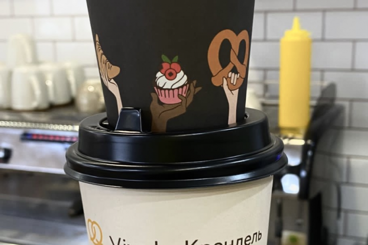 Дизайн кофейных стаканчиков take away.