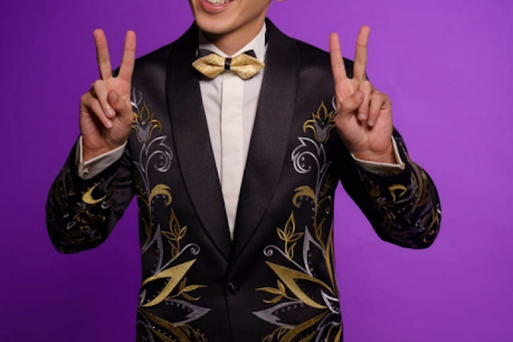 Вышивка для звезд эстрады в национальной тематике