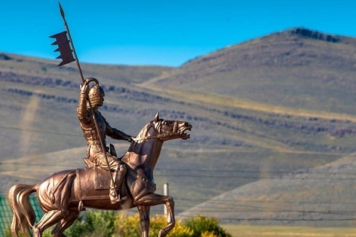 "Воин Степи" в Аскизе, Хакасия