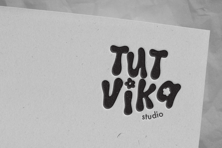 Логотип TUT VIKA STUDIO