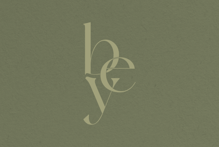 Логотип для бренда женской одежды