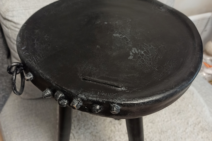 Табурет деревянный