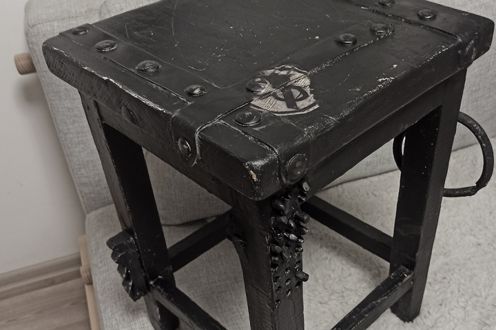 Табуретка деревянная , интерьерная