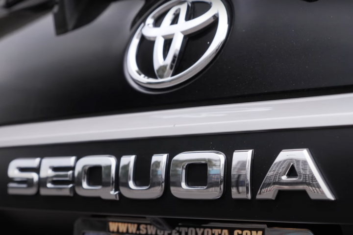 Самая большая Тойота убившая Крузак: Sequoia 2021