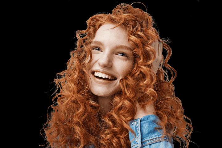 обтравка девушки с максимальныс сохранением текстуры волос