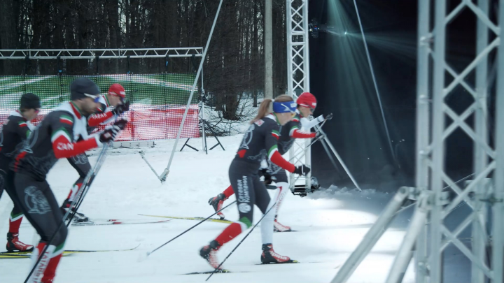 Лыжники. Перемещение из дня в ночь.