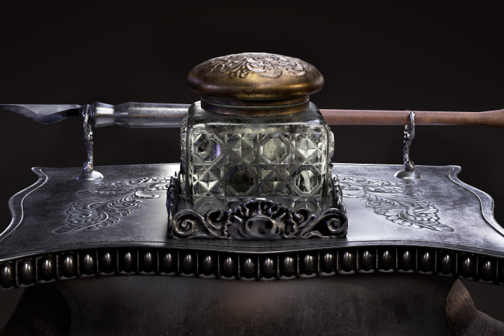 Старинная чернильница