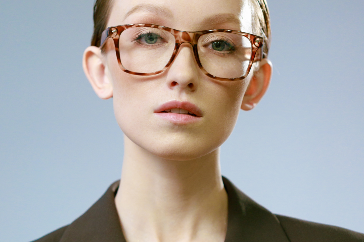 Портрет с очками