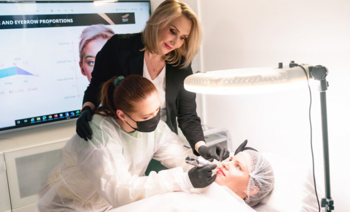 Салон косметических тату, Австралия