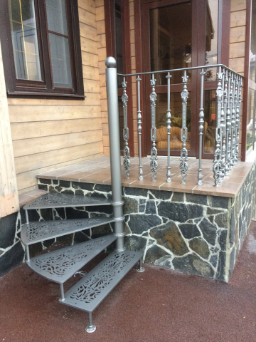 Лестница на крыльцо