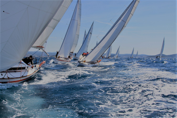 Парусный спорт на воде