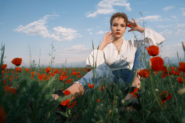 Съёмка на маковом поле