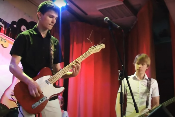 Монтаж выступления рок-группы