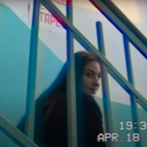 Видео для модели в стиле 90-x