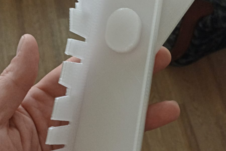 Кронштейн переднего бампера автомобиля