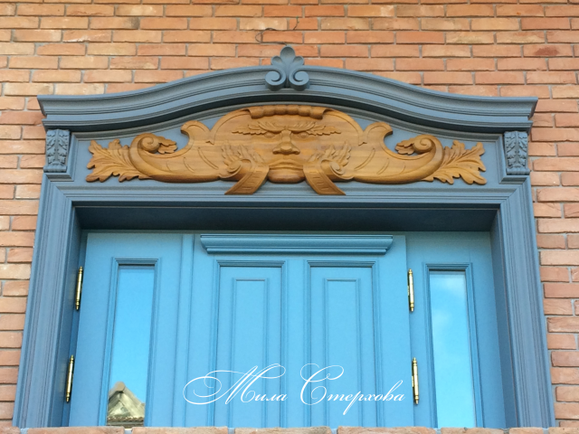 Входная дверь из массива дуба