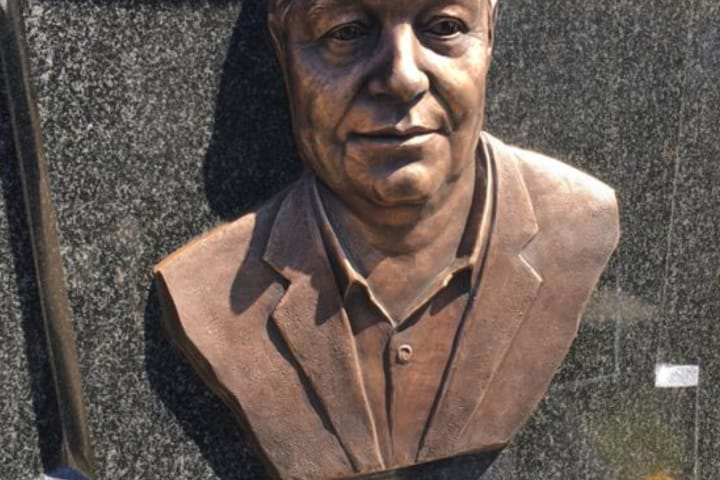 Барельеф