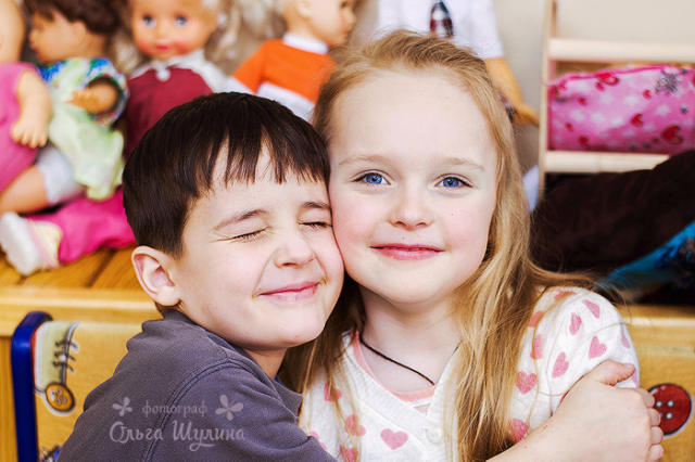 Фотосъёмка в детском саду. Обнимашки.