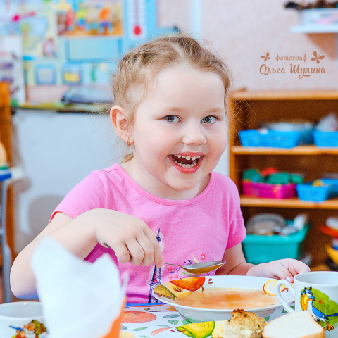 Фотосъёмка в детском саду. Обед.