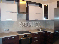 кухня ПВХ с верхней менсолой