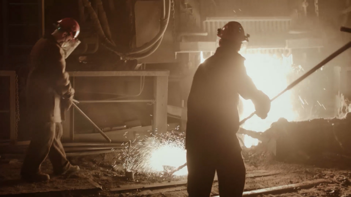 Ролик на тему техники безопасности. Сталевар