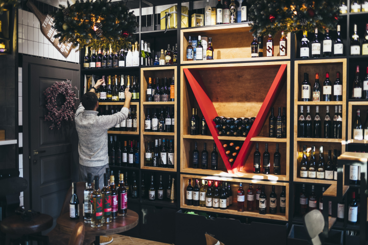 Винотека на Усачевском рынке