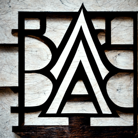 логотип популярного бара