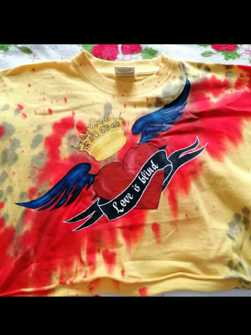 Авторская роспись футболки