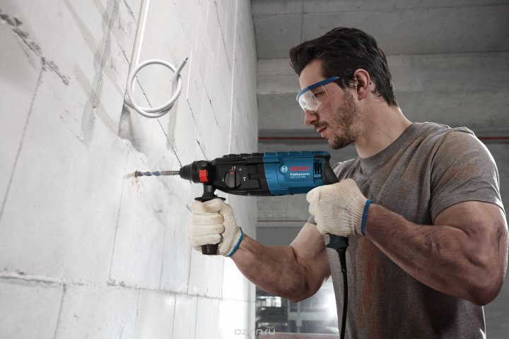 Перфоратор Bosch GBH 2-24 D