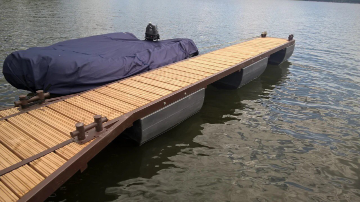 Стоянка для гидроциклов до оформления.