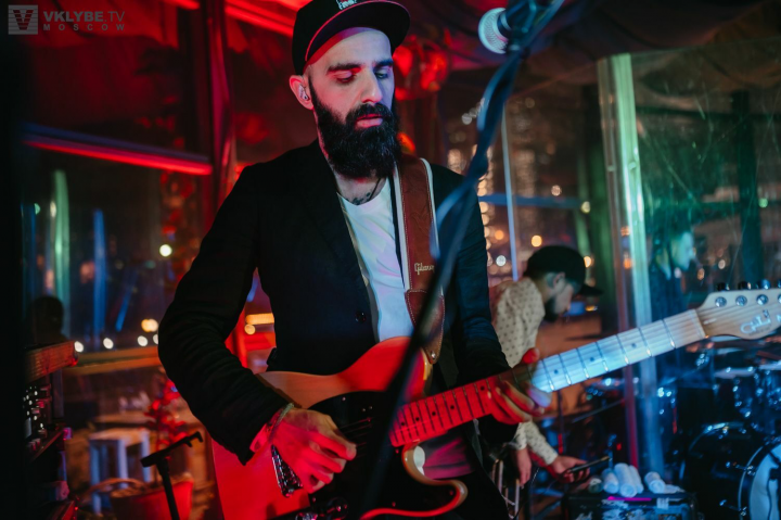 Мои исполнения  как гитариста в группе "Градусы"