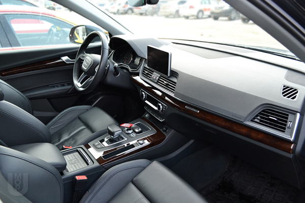 Фото для Автосалона AUDI