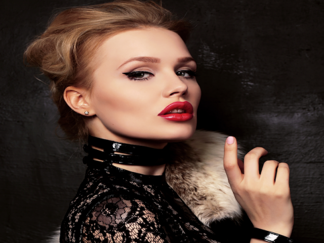 Мобильная реклама / Взрослые знакомства Siren (iOS)