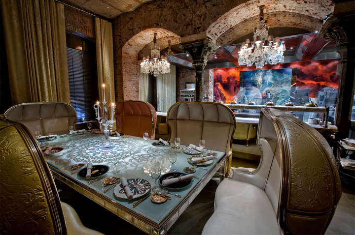 Baccarat Cristal Room