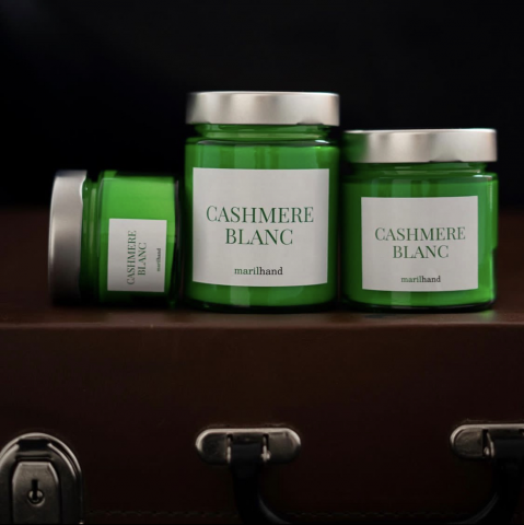 • АРОМАТИЧЕСКАЯ СВЕЧА «CASHMERE BLANC» •