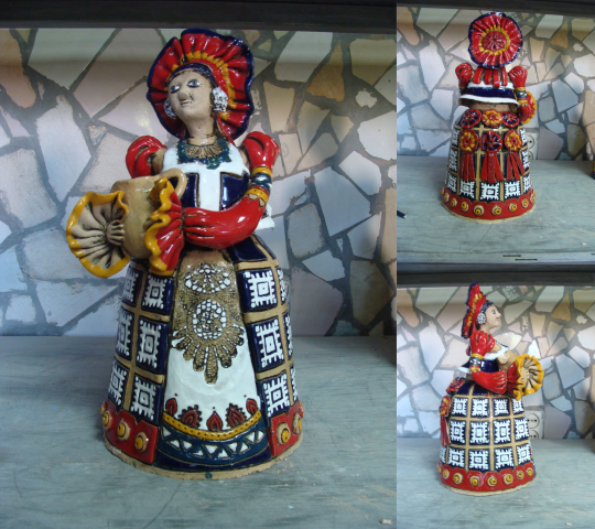 Керамика "Фигуры в русских костюмах"