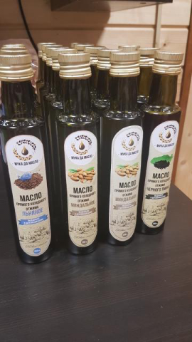 Дизайн наклейки для компании