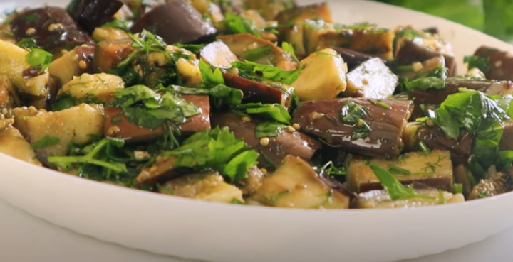 Закуска из отварных баклажанов